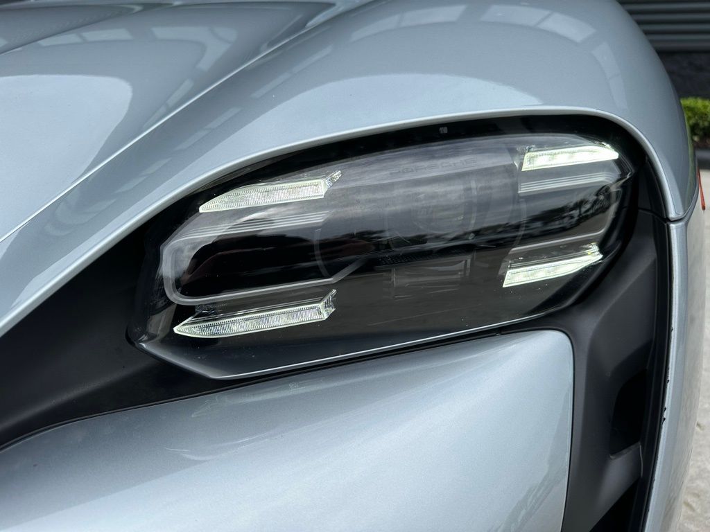 Thumbnail: 2024 Porsche Taycan - 8