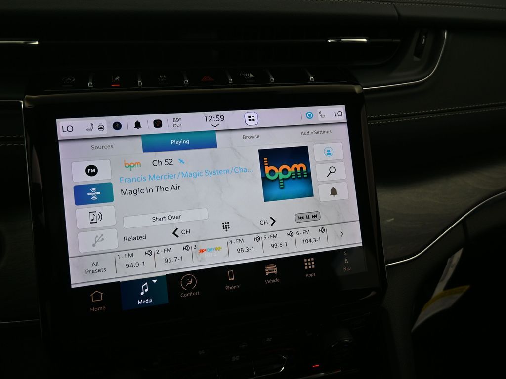 Used 2024 Silver Zynith Jeep Overland image 27