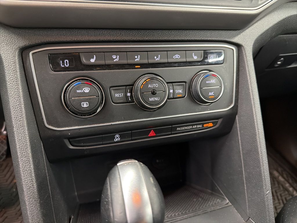 2018 Volkswagen Atlas 2.0T SE w/Technology White at DeMontrond Automotive Group
