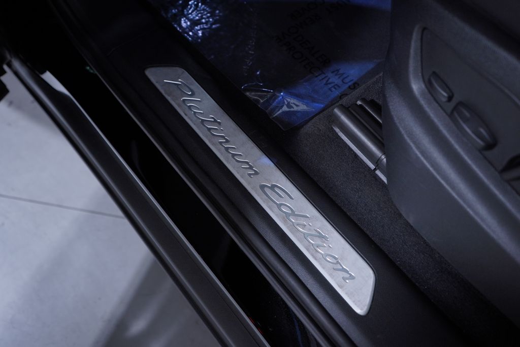Thumbnail: 2023 Porsche Cayenne - 20