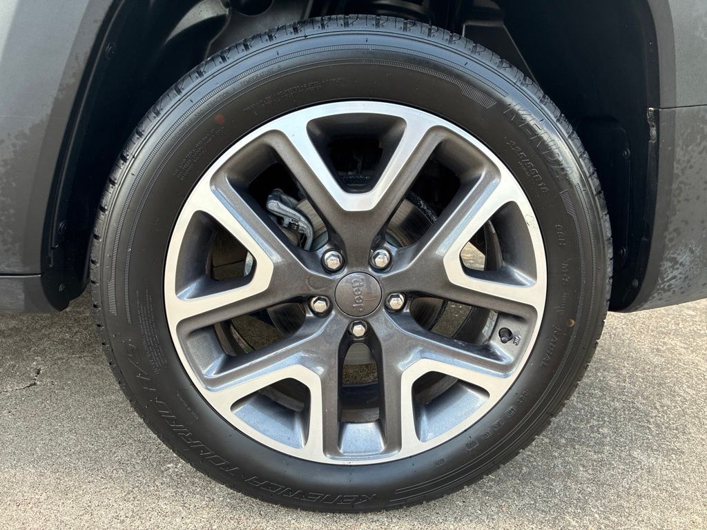 2018 Jeep Renegade Latitude White at Durrett Motor Company