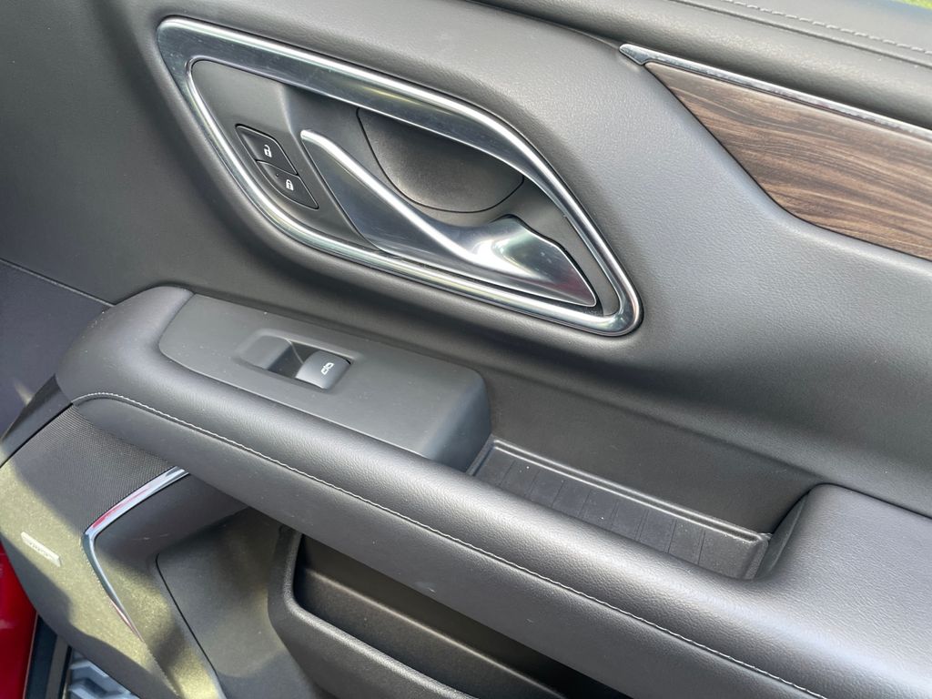 2022 Chevrolet Tahoe Z71 photo 2