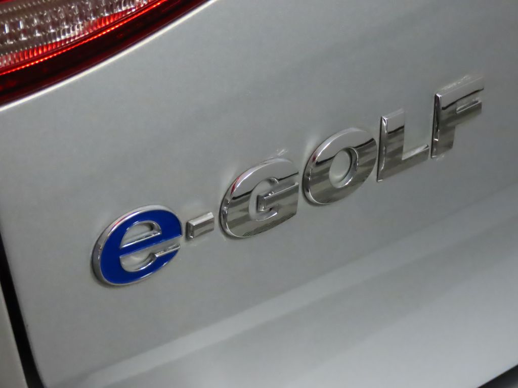 Thumbnail: 2019 Volkswagen e-Golf - 9