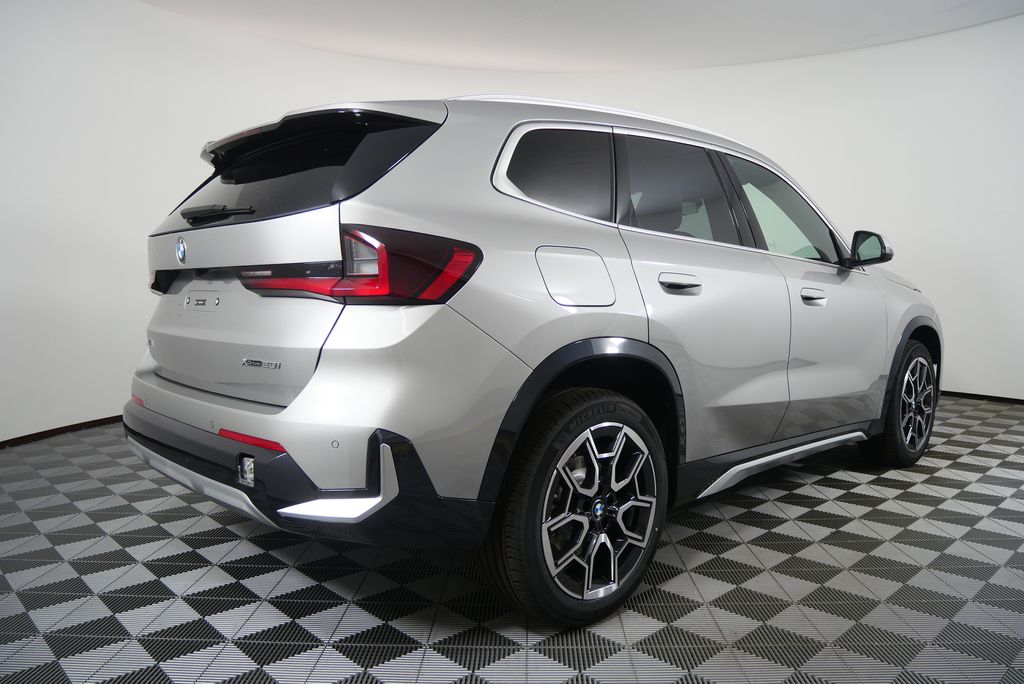 Thumbnail: 2026 BMW X1 - 3
