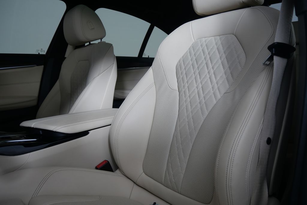 2021 BMW 5 Series 530i 10