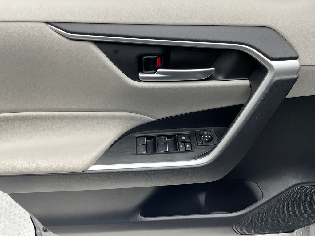 Thumbnail: 2023 Toyota RAV4 - 9