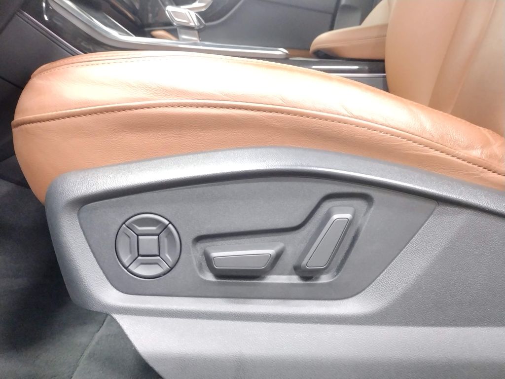 2024 Audi Q7 55 Premium Plus
