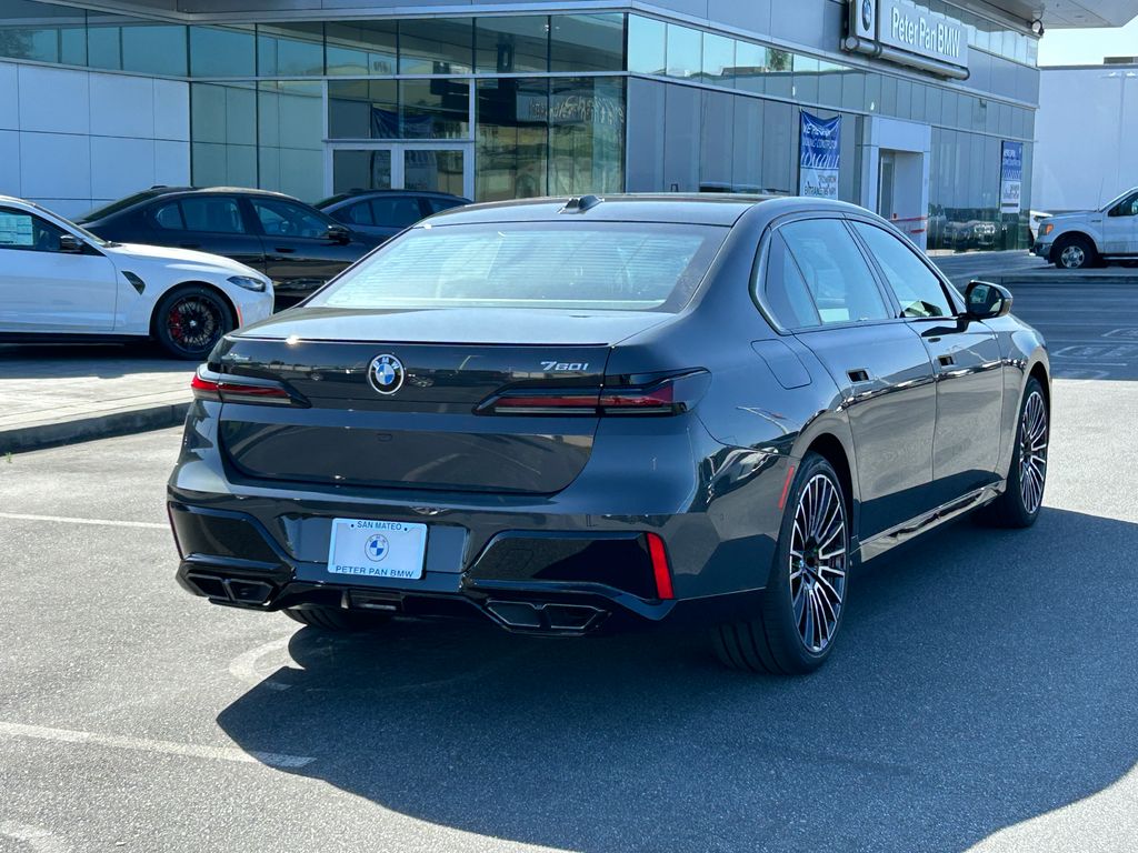 2025 BMW 7 Series 760i xDrive 5