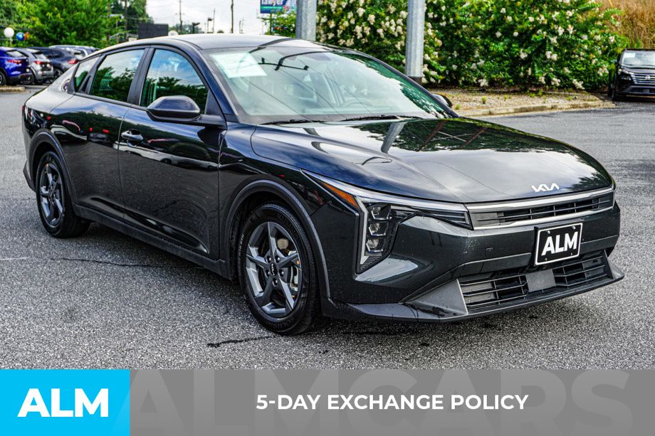 Used 2025 Gray Kia LXS image 4