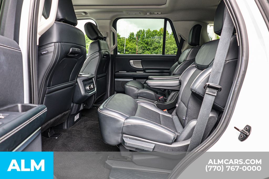 Used 2025 Silver Ford Platinum image 19
