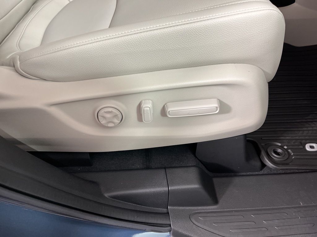 2025 Honda Odyssey EX-L 6