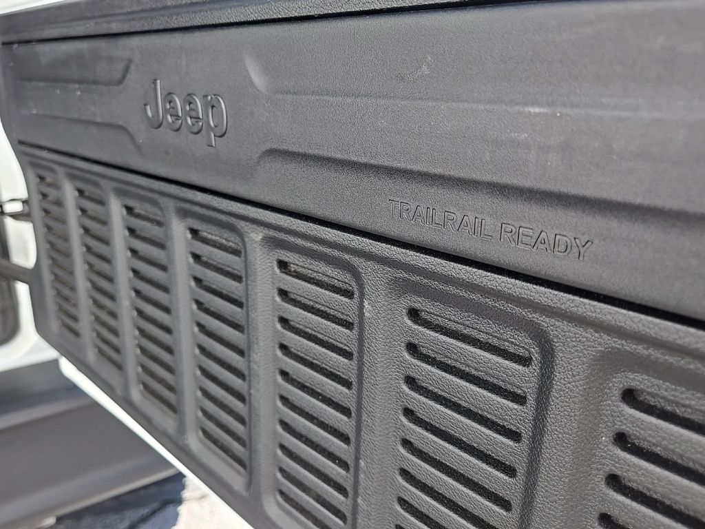 Used 2021 White/off-white Jeep Sport S image 45