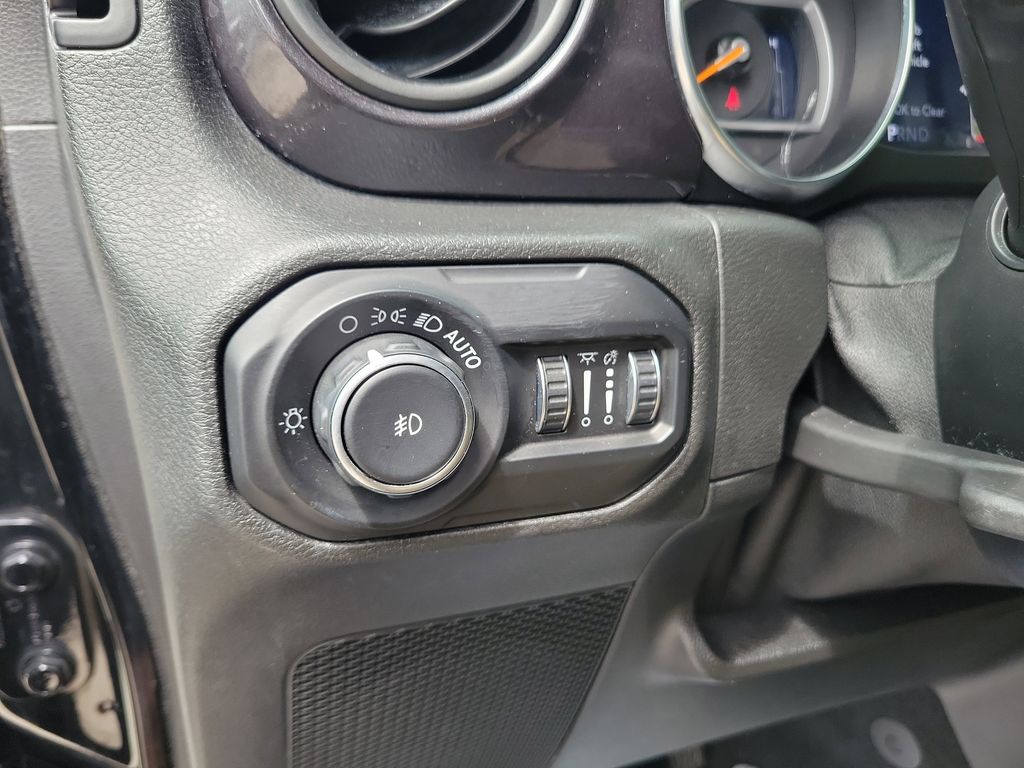 2020 Jeep Wrangler Unlimited Black and Tan - Photo 24