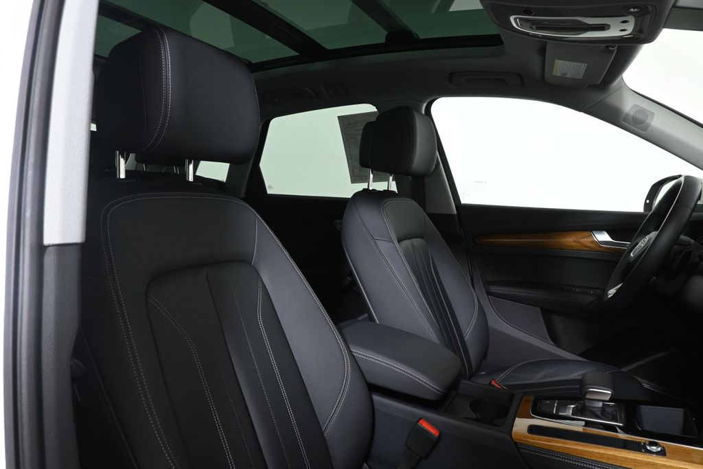 Thumbnail: 2023 Audi Q5 - 32