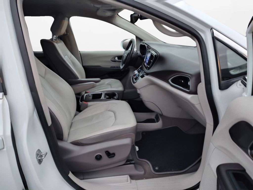 Used Car 2017 Chrysler Pacifica  Touring L Plus For Sale Under $12,000 In Austin, Texas