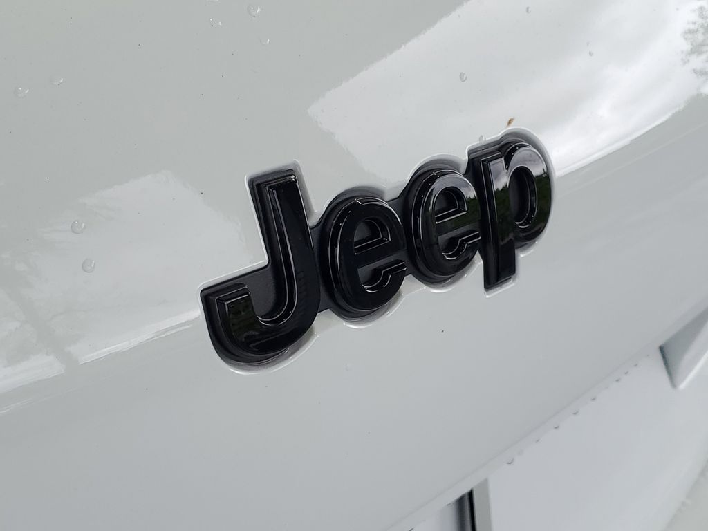 New Bright White Clearcoat 2026 Jeep Grand Cherokee L Limited for