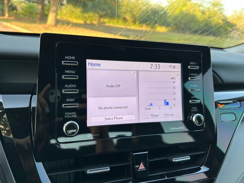 2024 Toyota Camry SE 23