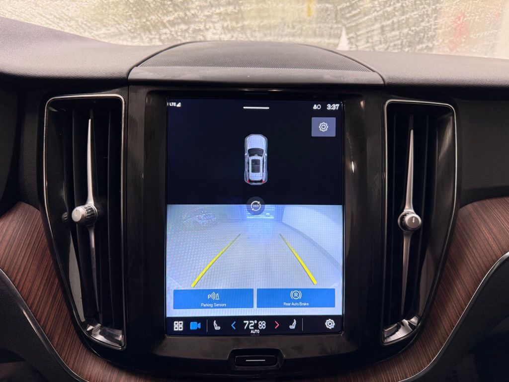 Thumbnail: 2023 Volvo XC60 - 17