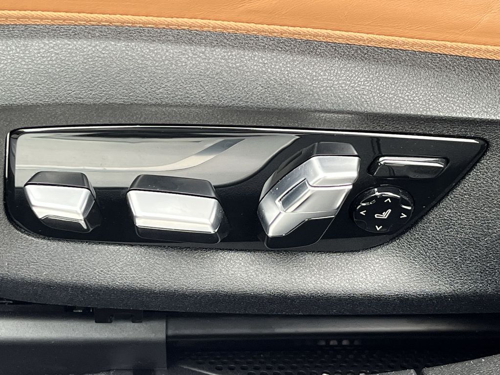 Thumbnail: 2022 BMW 7 Series - 12