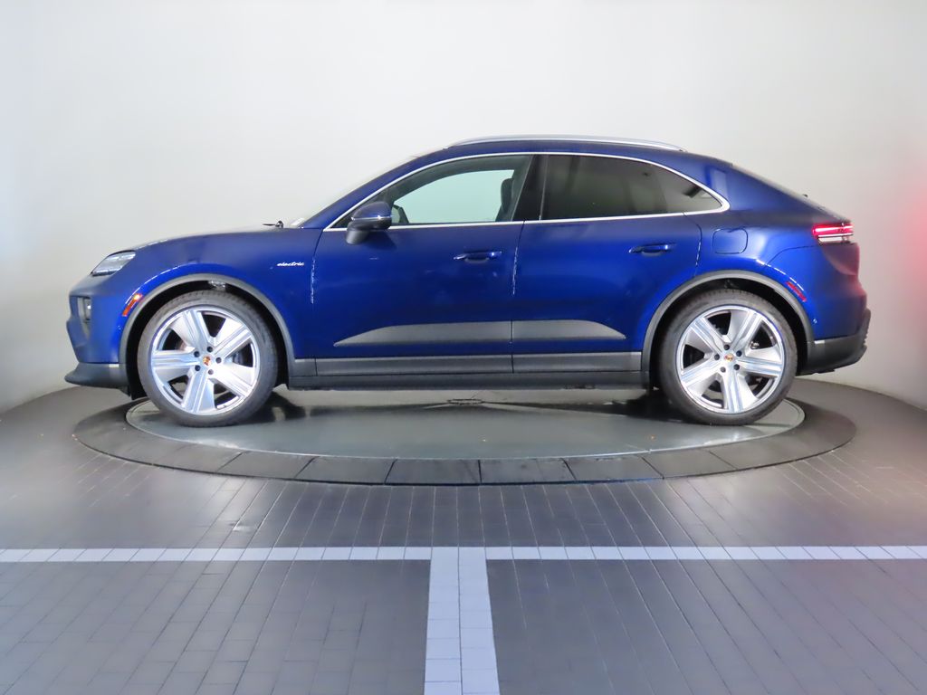 Thumbnail: 2024 Porsche Macan - 2