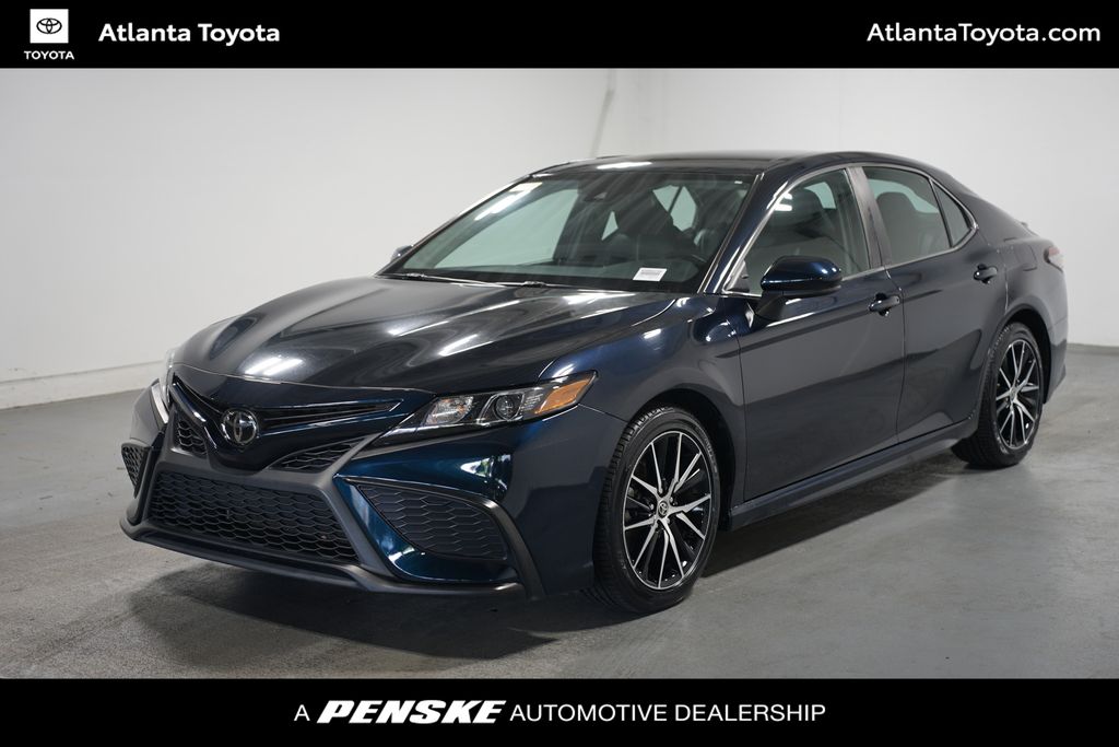 2021 Toyota Camry SE Hero Image