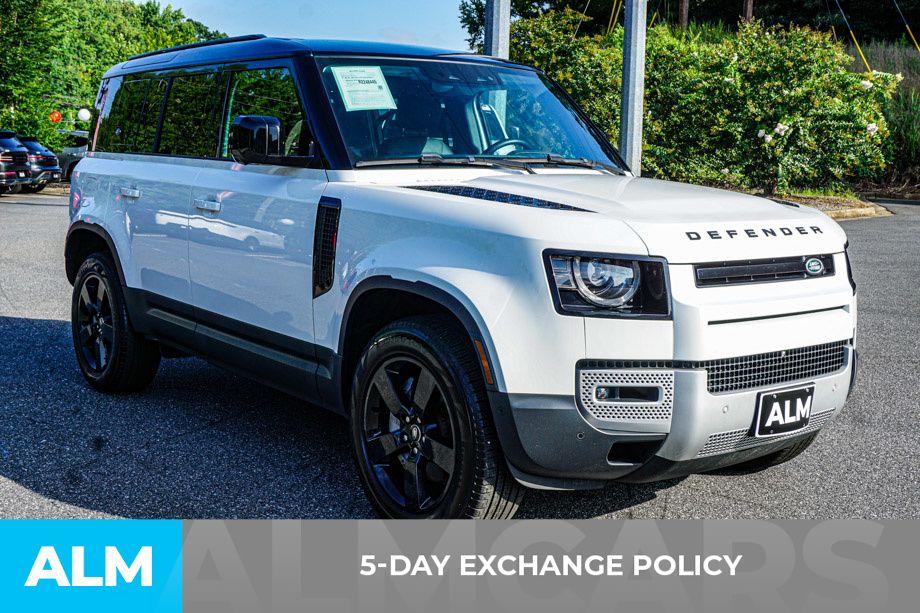 Used 2024 White Land Rover S image 3
