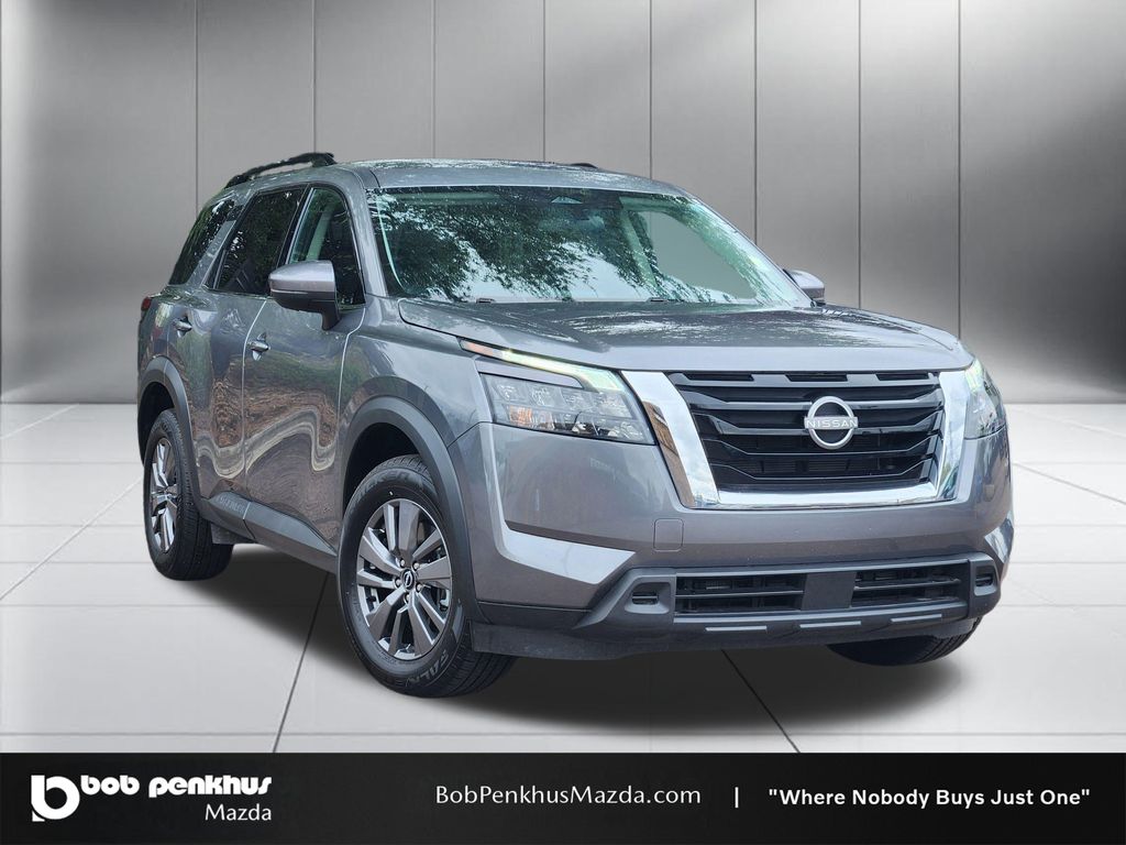 2025 Nissan Pathfinder SV