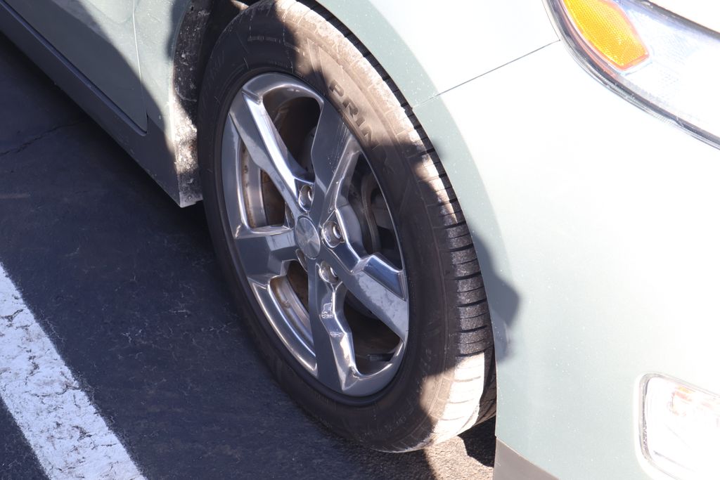 Thumbnail: 2012 Chevrolet Volt - 5