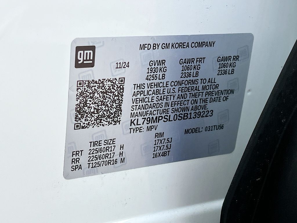 Used 2025 White Chevrolet LT image 30