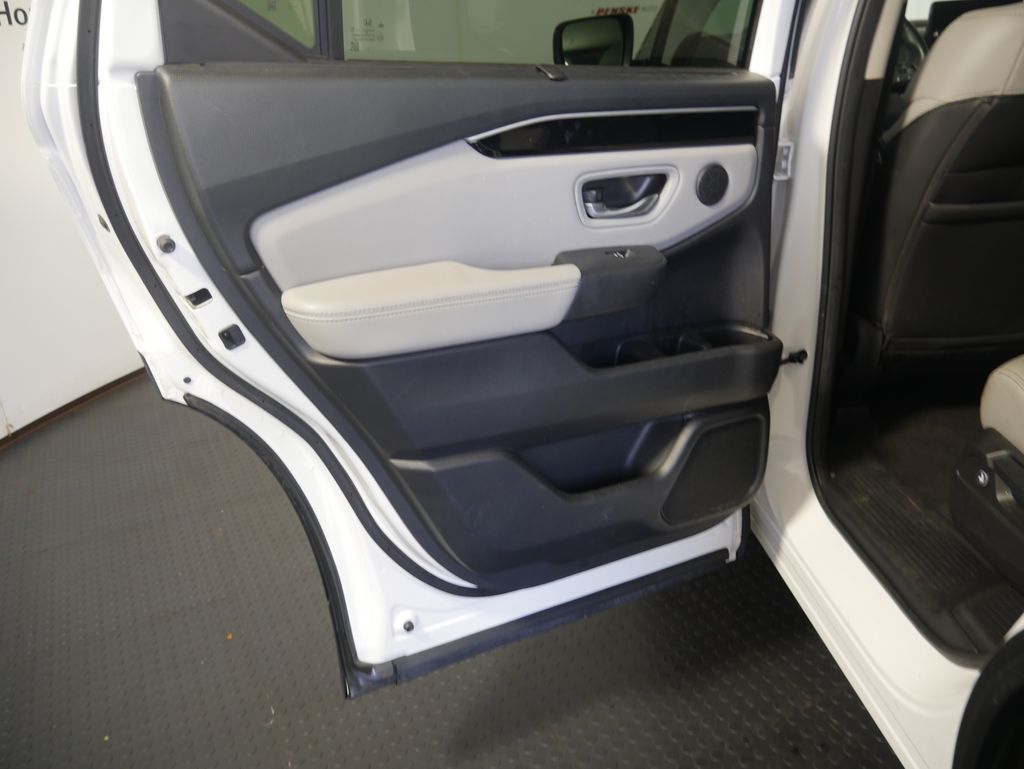 Thumbnail: 2023 Honda Pilot - 11