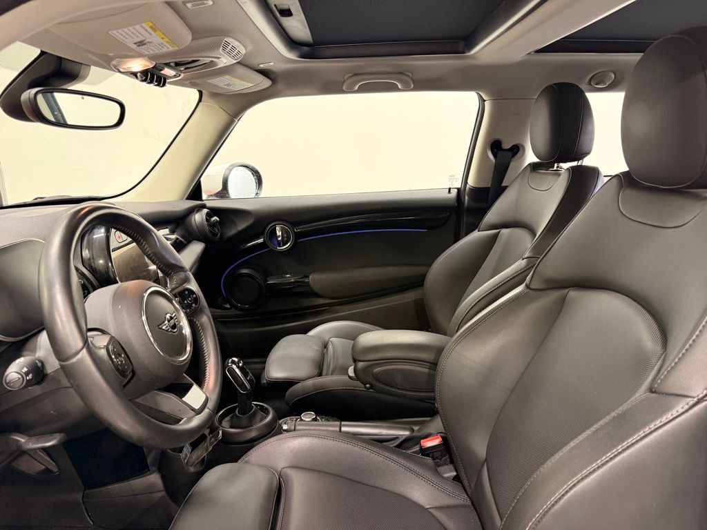 Thumbnail: 2023 MINI Cooper - 10