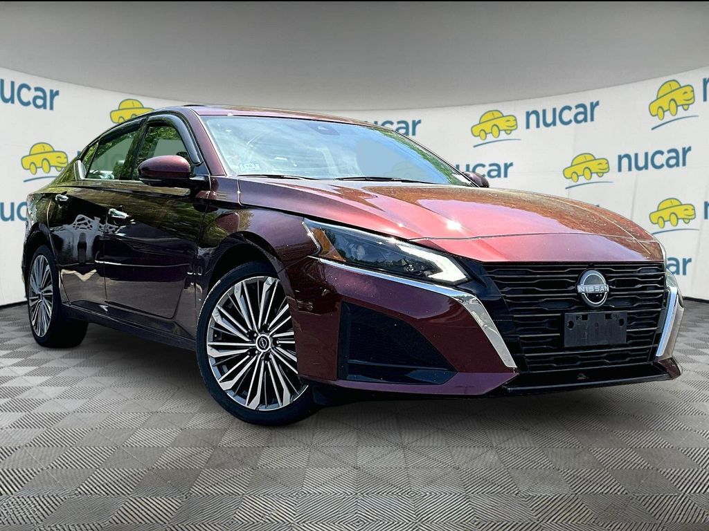 2023 Nissan Altima — photo 1