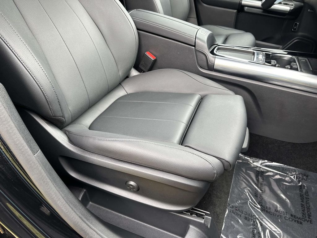 Thumbnail: 2025 Mercedes-Benz GLA - 22