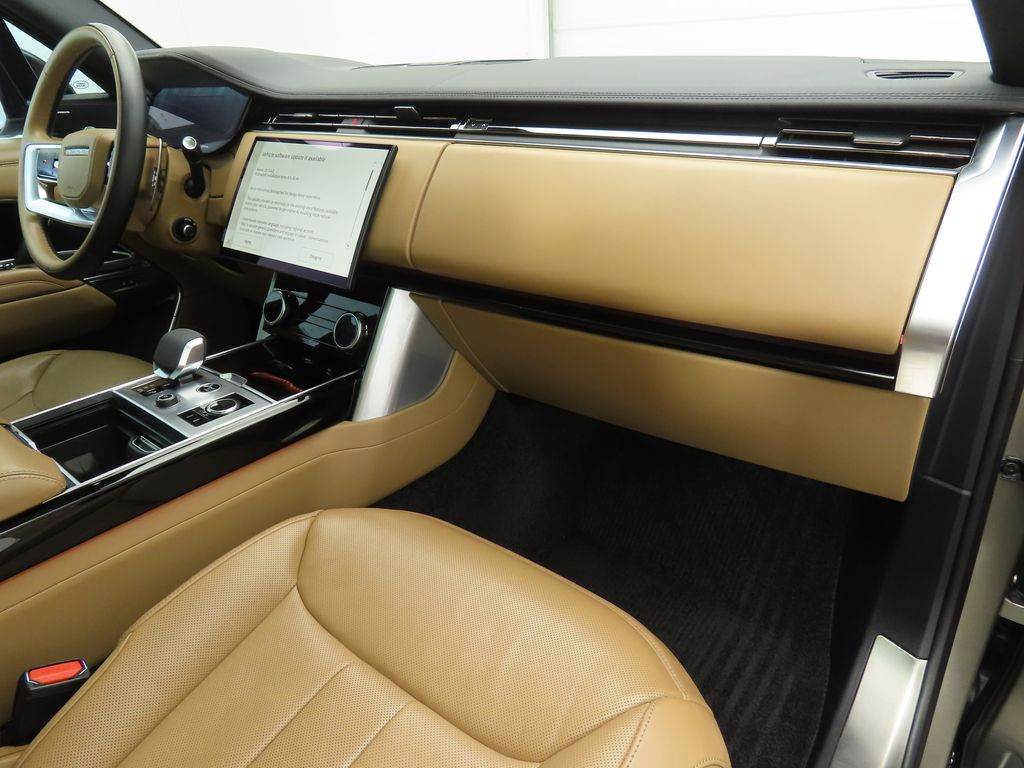 Thumbnail: 2023 Land Rover Range Rover - 17