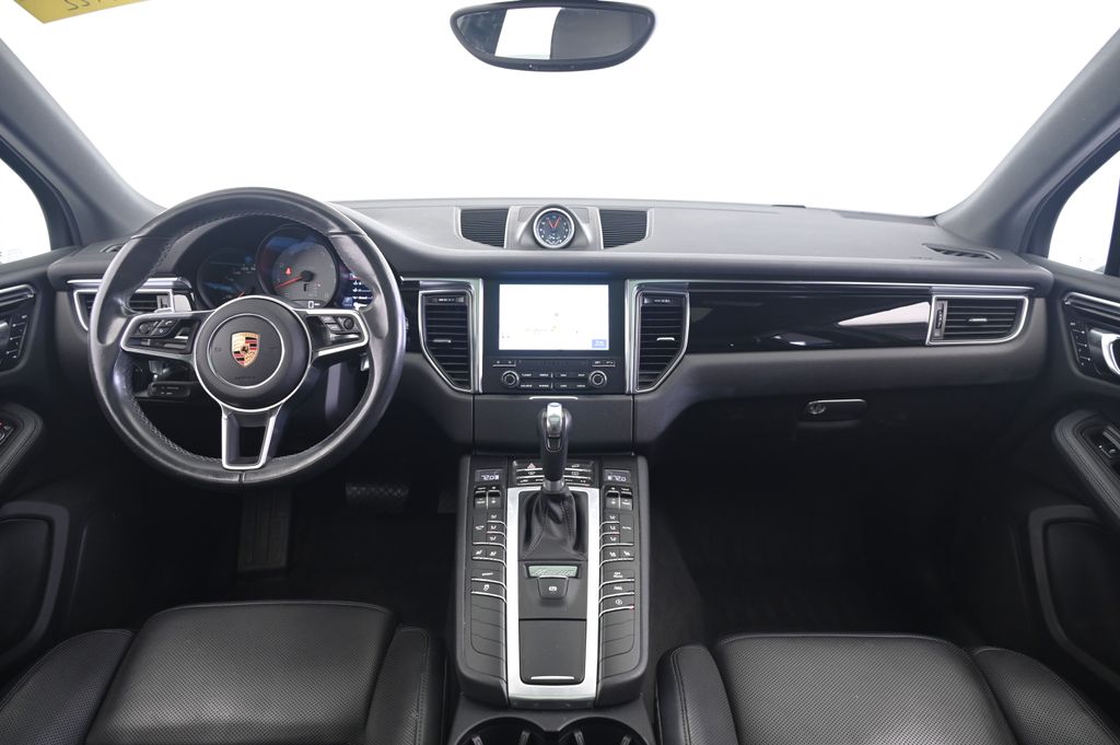 Thumbnail: 2018 Porsche Macan - 32