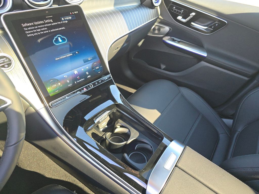 New 2026 Red Mercedes-Benz GLC 300 image 29