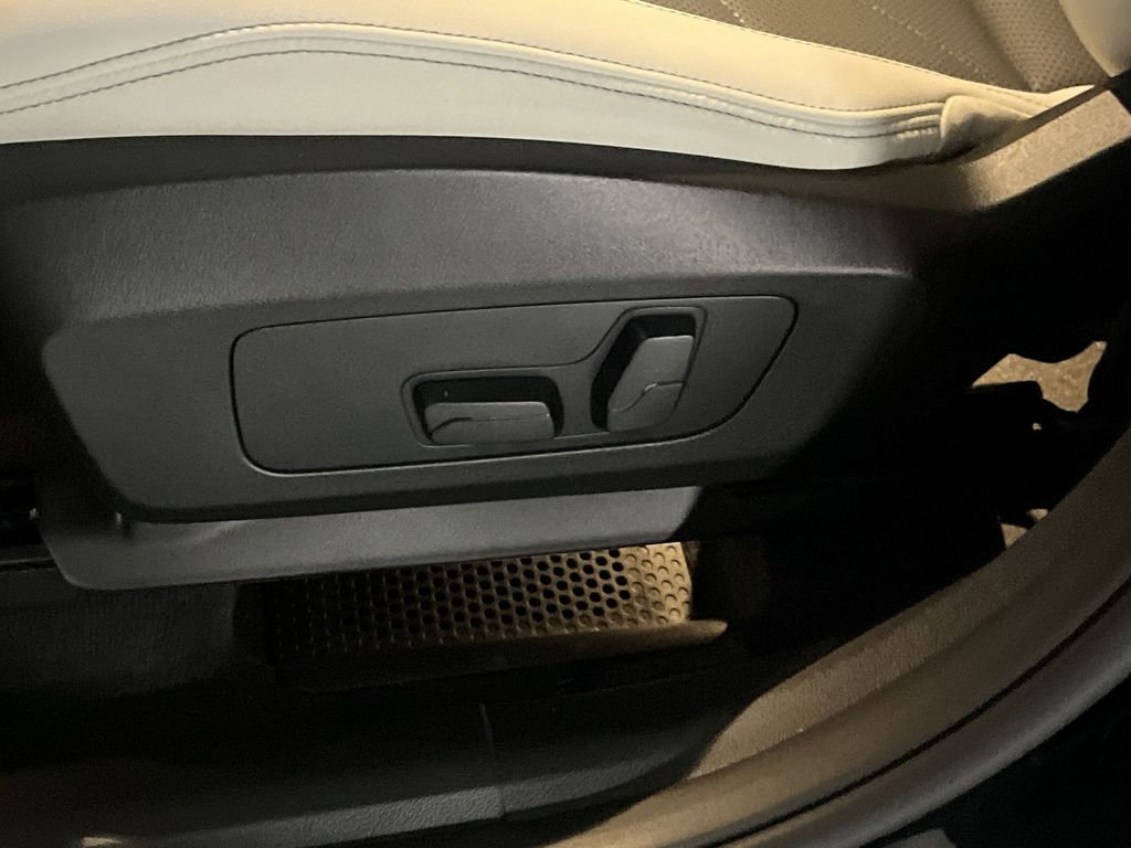 Thumbnail: 2026 BMW X1 - 12