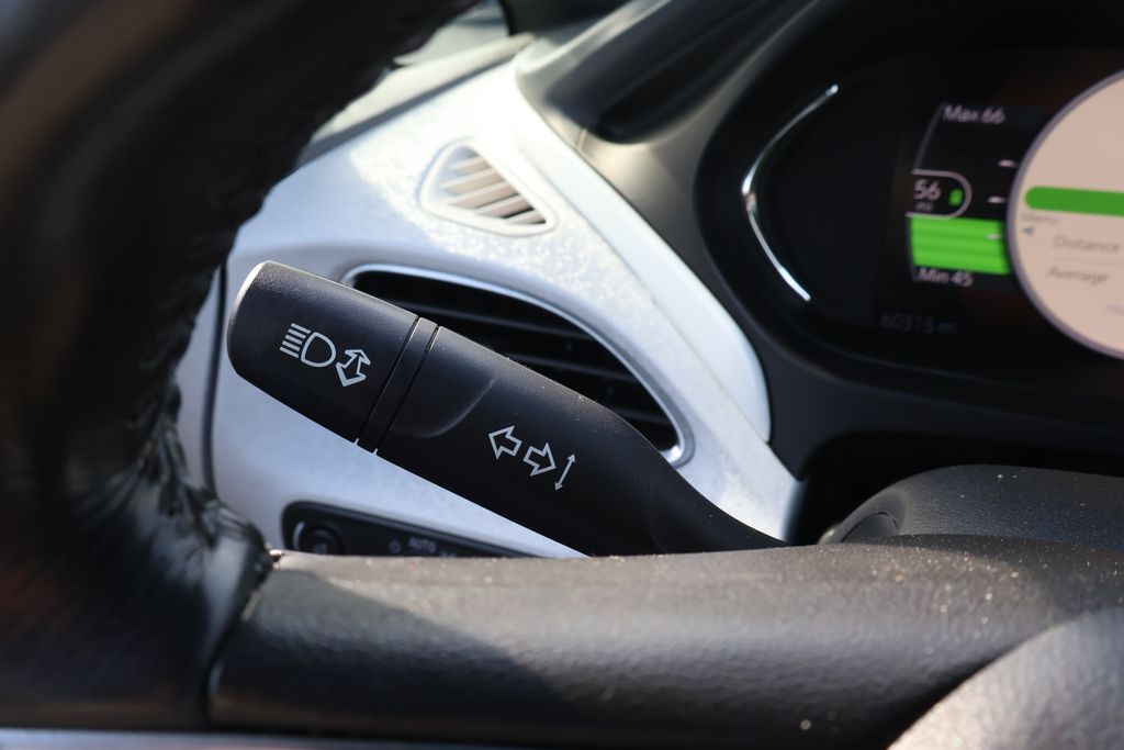 Thumbnail: 2018 Chevrolet Bolt EV - 19