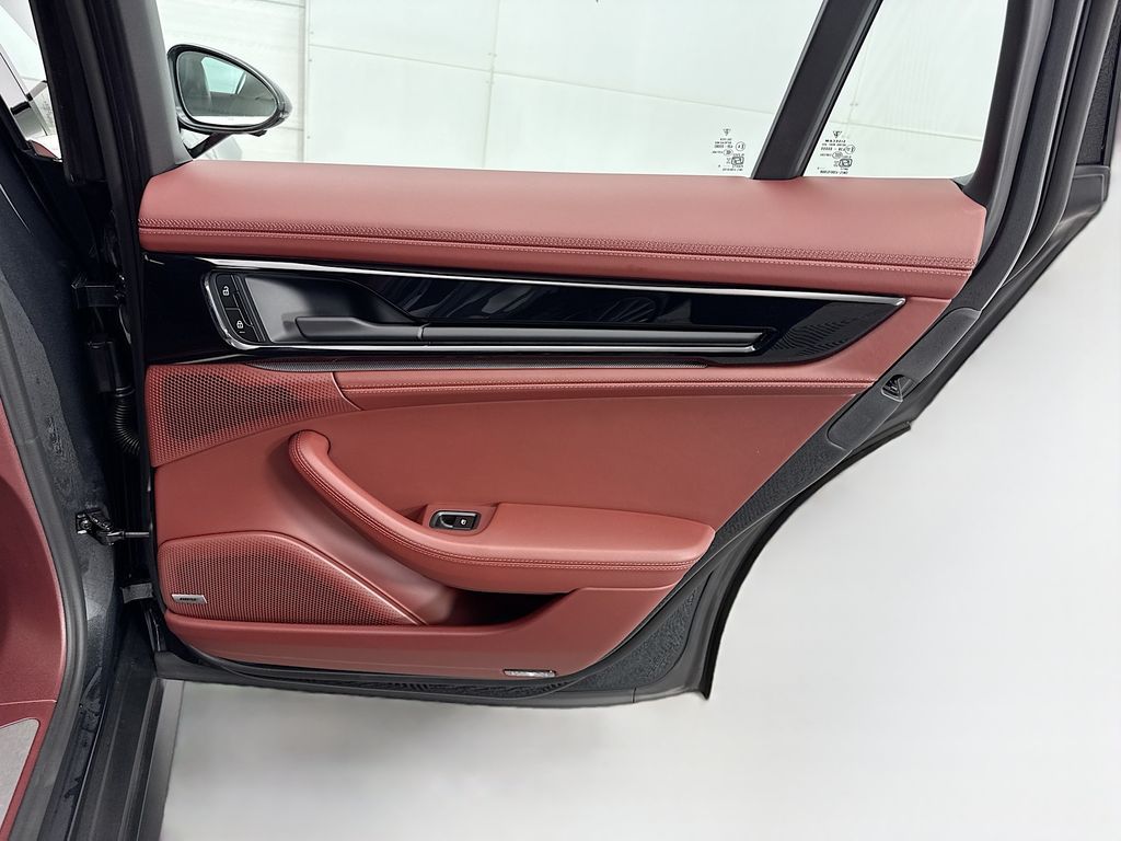 Thumbnail: 2026 Porsche Panamera - 28