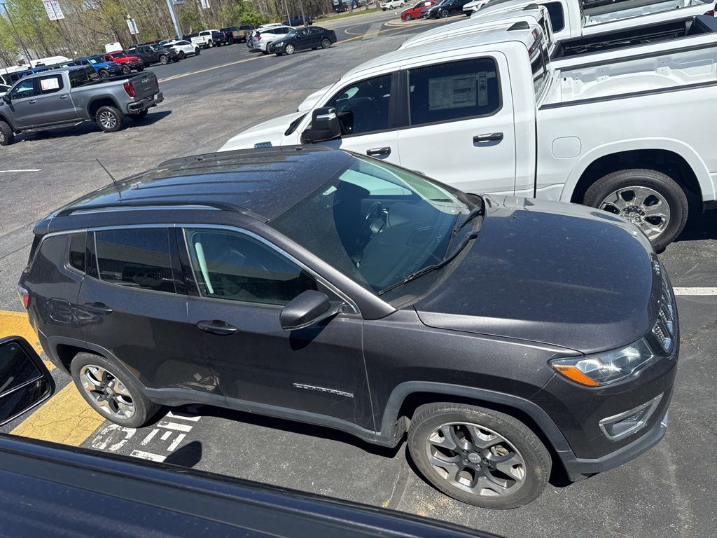 Gray (Granite Crystal Metallic Clearcoat) 2019 Jeep Compass Limited 4WD SUV / Crossover Four-Wheel Drive 9-Speed Automatic