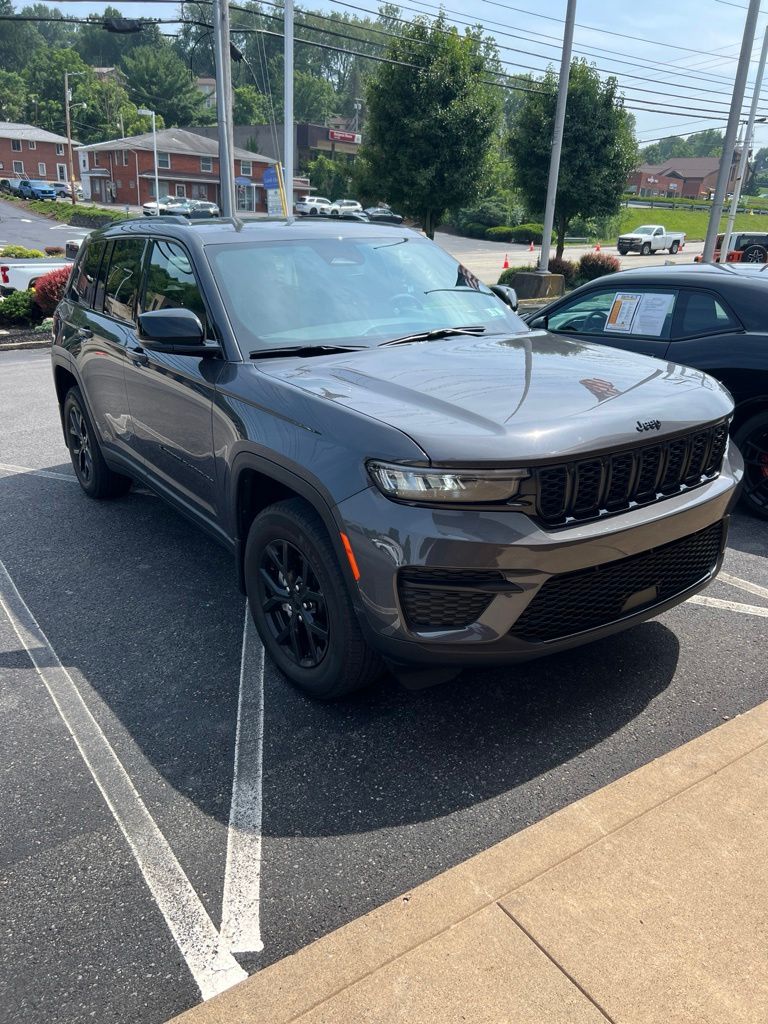 2024 Jeep Grand Cherokee Altitude Gray at Auto Express Mitsubishi