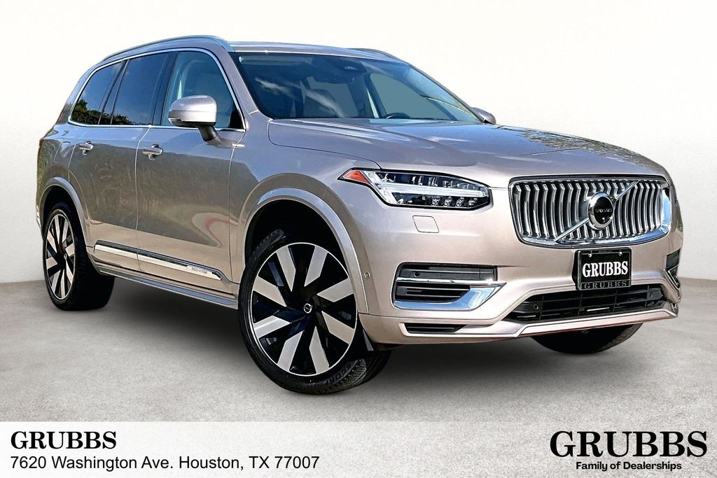 2023 Volvo XC90 Recharge T8 Ultimate Bright Theme 7-Passenger eAWD