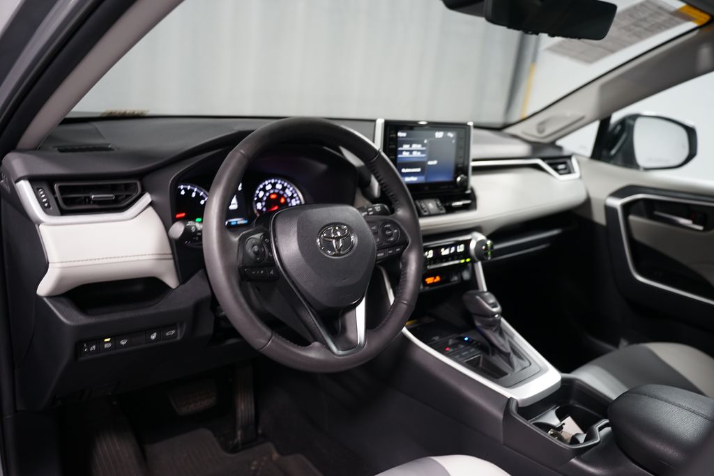 2021 Toyota RAV4 XLE Premium 7