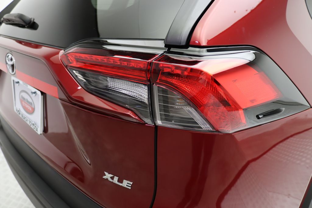 Thumbnail: 2022 Toyota RAV4 - 9