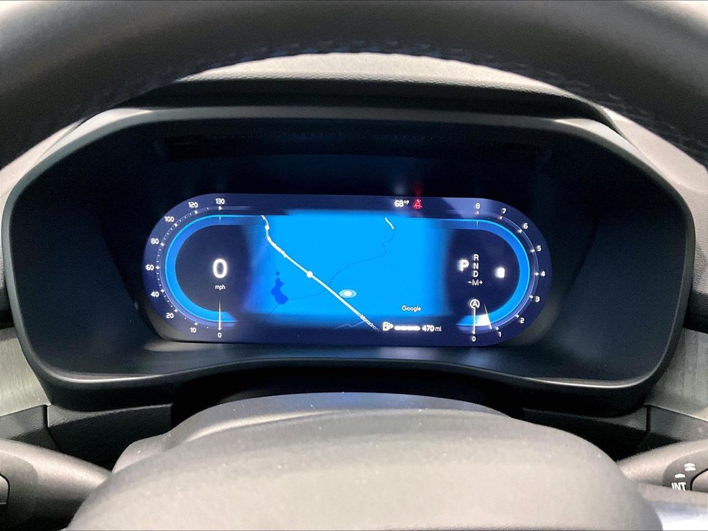 2025 Volvo XC40 — photo 13