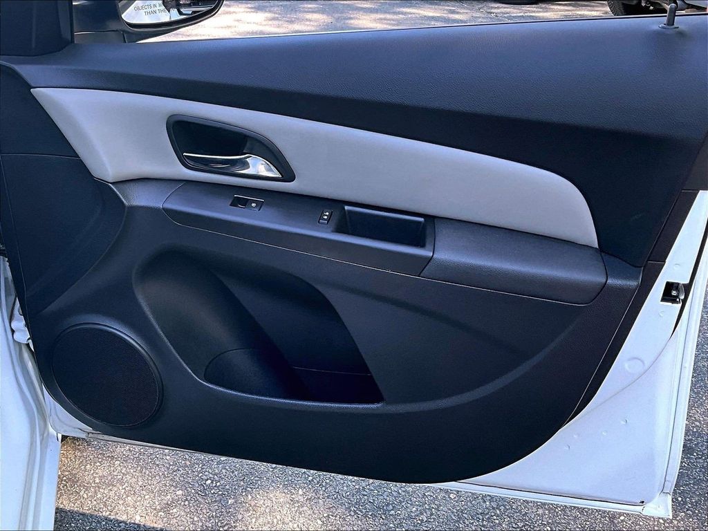 2016 Chevrolet Cruze Limited — photo 12