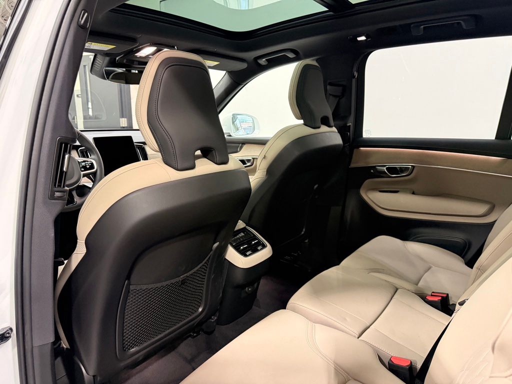 Thumbnail: 2026 Volvo XC90 - 20