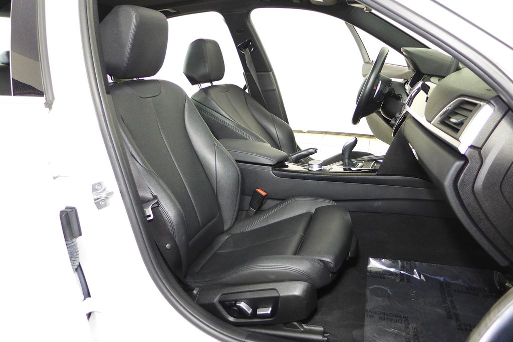 2018 BMW 3 Series 330i 19