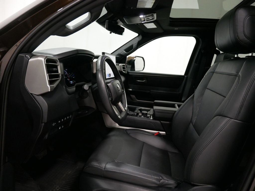 2025 Toyota Tundra Limited - Photo 14
