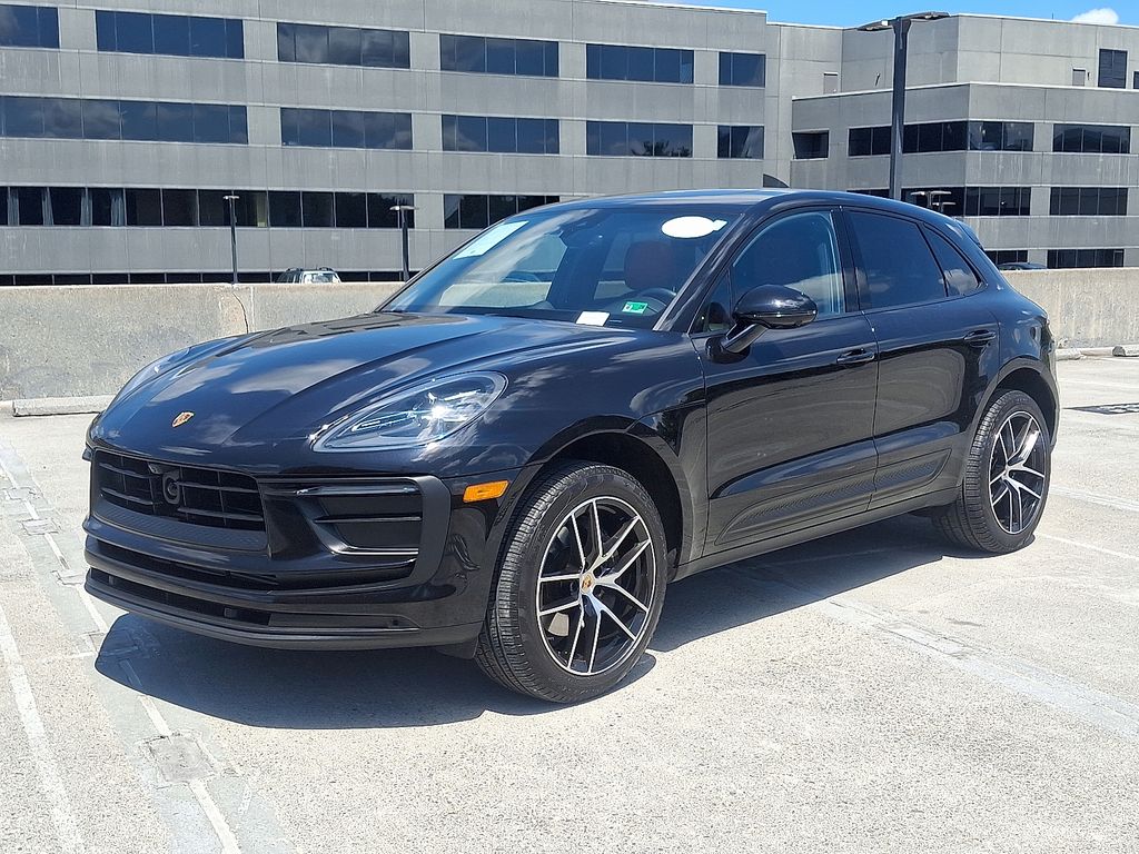 2024 Porsche Macan  -
                  Vienna, VA